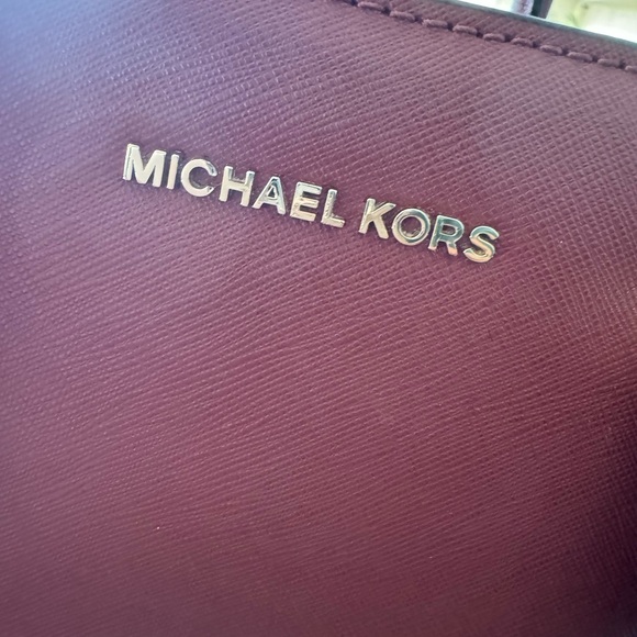 Michael Kors Burgundy Leather Satchel with matching wallet - Picture 3 of 8